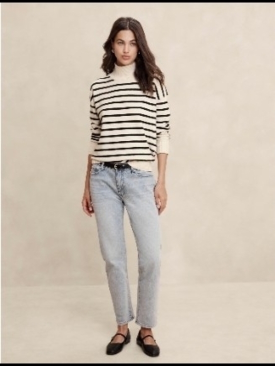 Banana Republic Sweaters - Banana Republic Perfectly Soft Turtleneck Sweater LG